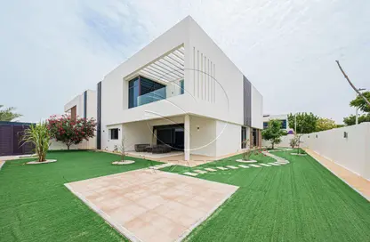 Villa - 5 Bedrooms - 6 Bathrooms for sale in West Yas - Yas Island - Abu Dhabi