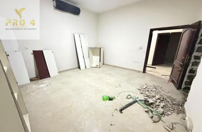 Apartment - Studio - 1 for rent in Al Nahyan - Abu Dhabi
