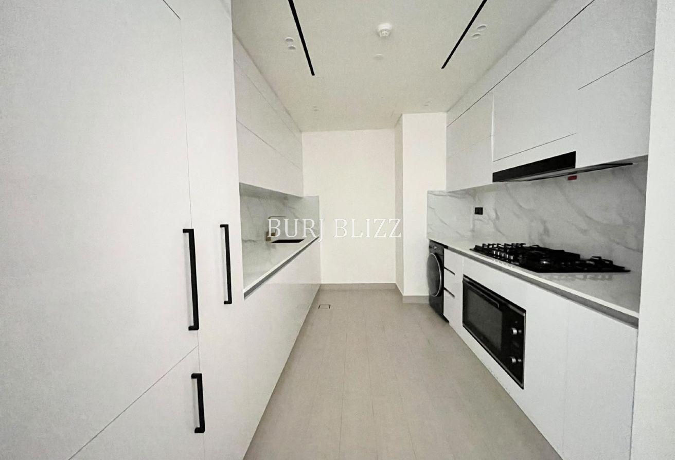 Spacious 2BR |Closed Kitchen | High Floor photo 2