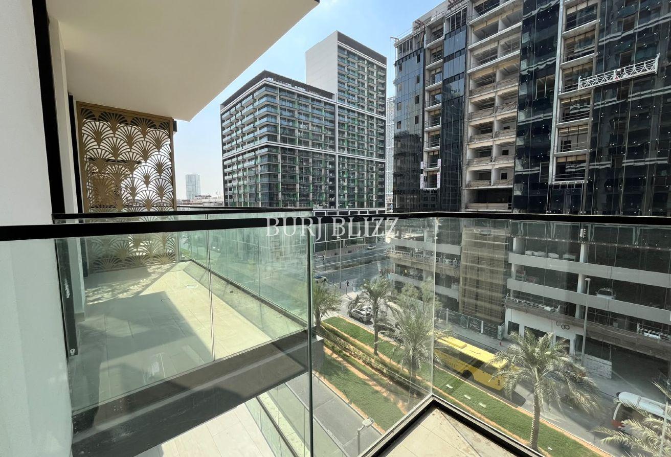Spacious 2BR |Closed Kitchen | High Floor photo 3