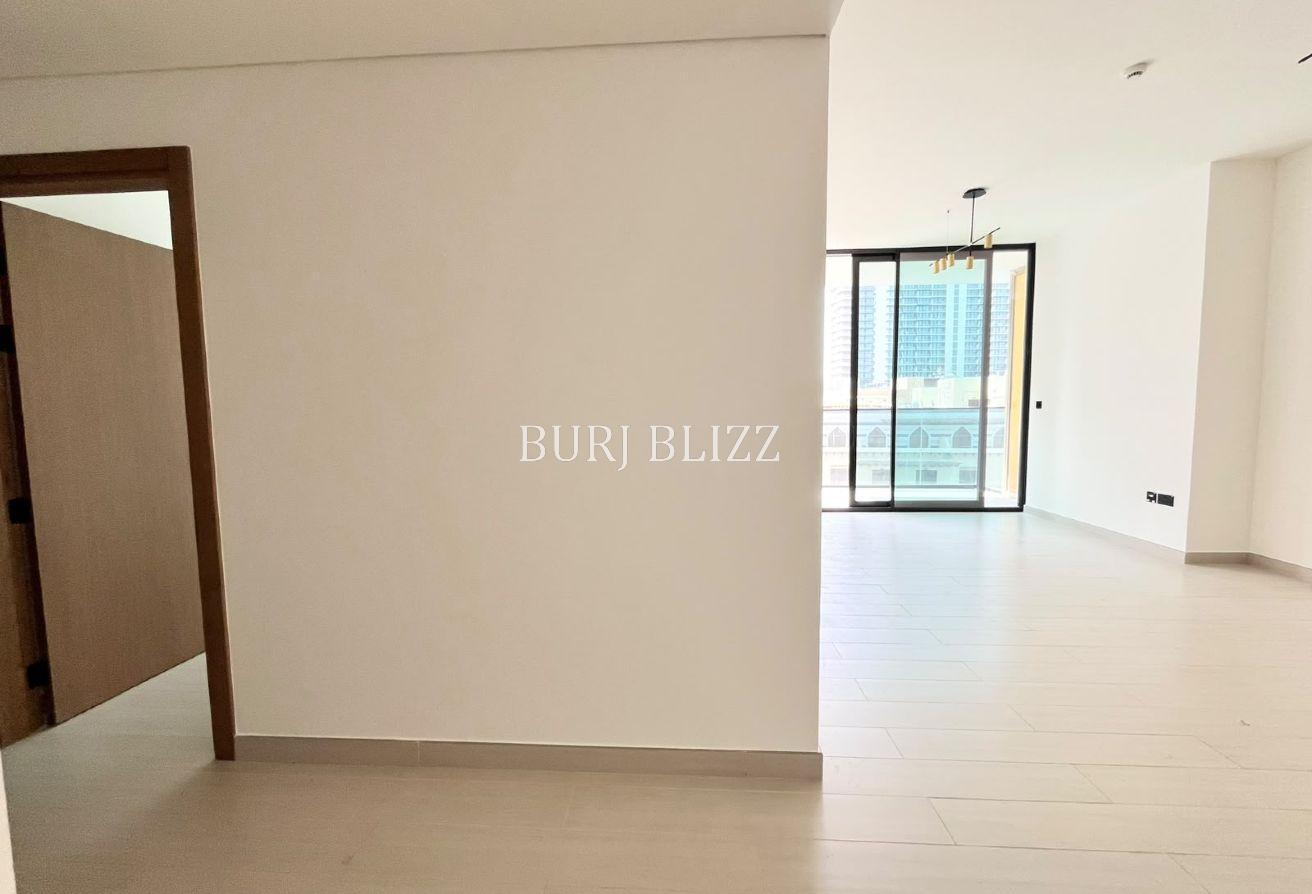 Spacious 2BR |Closed Kitchen | High Floor photo 6