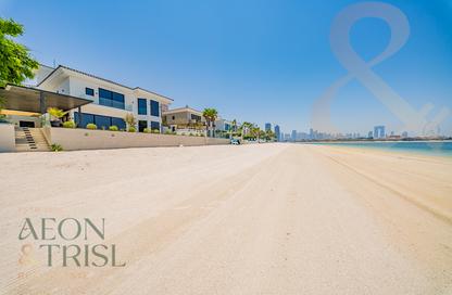 Villa - 5 - 5 for rent in Garden Homes Frond P - Garden Homes - Palm Jumeirah - Dubai