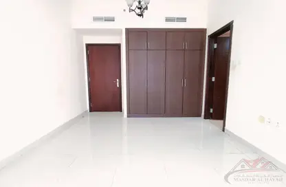 Apartment - 3 Bedrooms - 3 Bathrooms for rent in Muwaileh 29 Building - Muwaileh - Sharjah