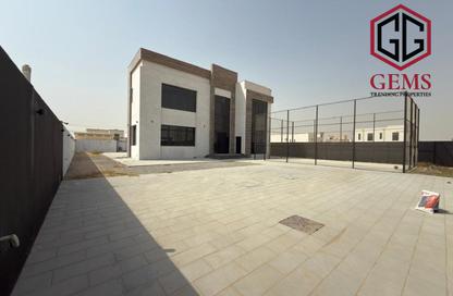 Villa - 5 - 6 for rent in Al Aweer 1 - Al Aweer - Dubai