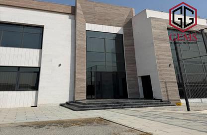 Villa - 5 Bedrooms - 6 Bathrooms for rent in Al Aweer 1 - Al Aweer - Dubai Villa - 5 Bedrooms - 6 Bathrooms for rent in Al Aweer 1 - Al Aweer - Dubai