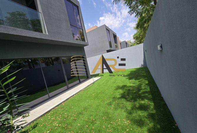 72720439 - Property Image 3