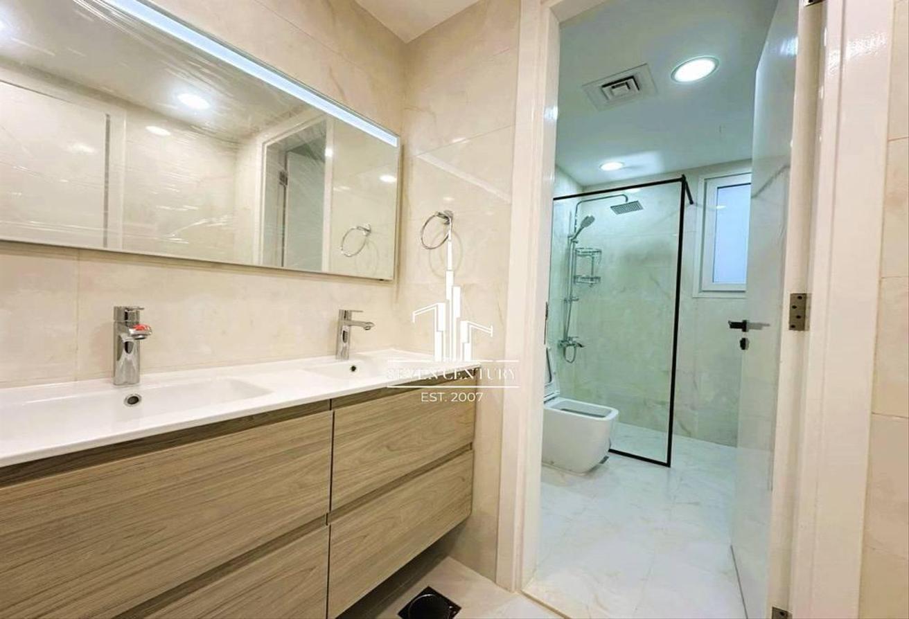 Full park & Pool View | Fully upgraded | Renovated photo 11