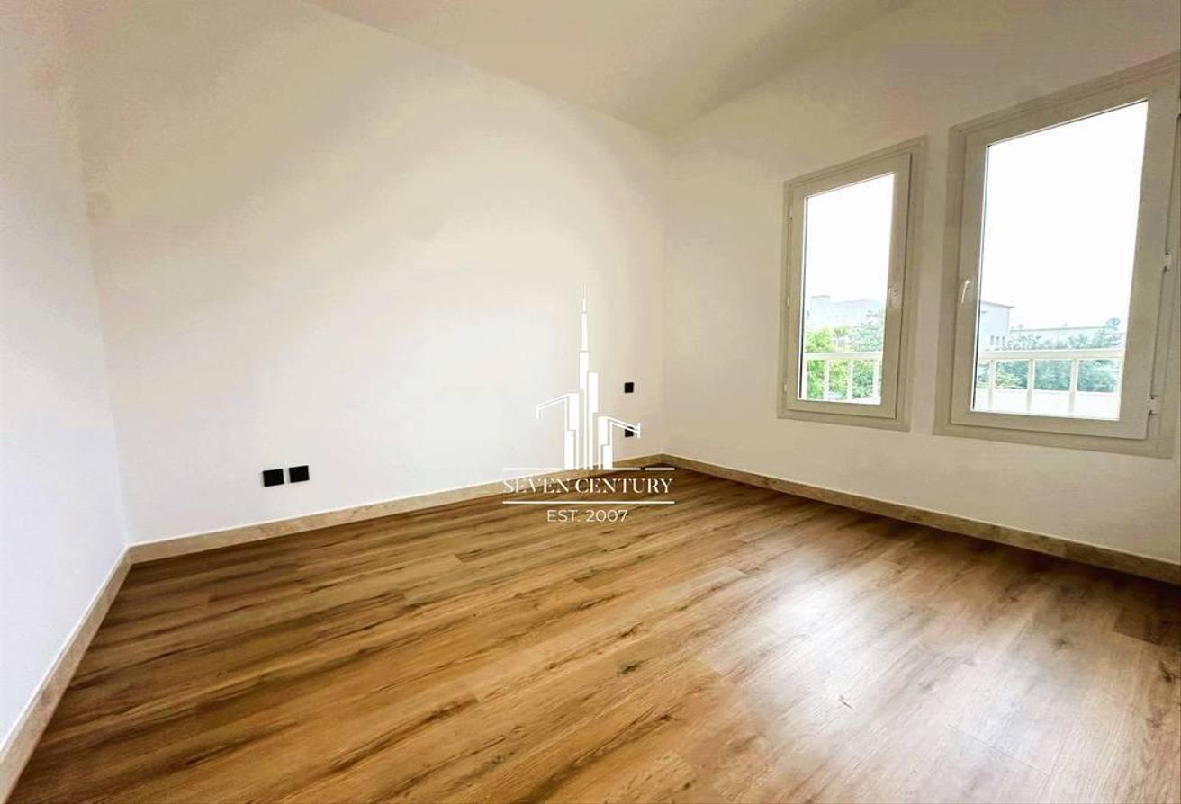 Full park & Pool View | Fully upgraded | Renovated photo 10