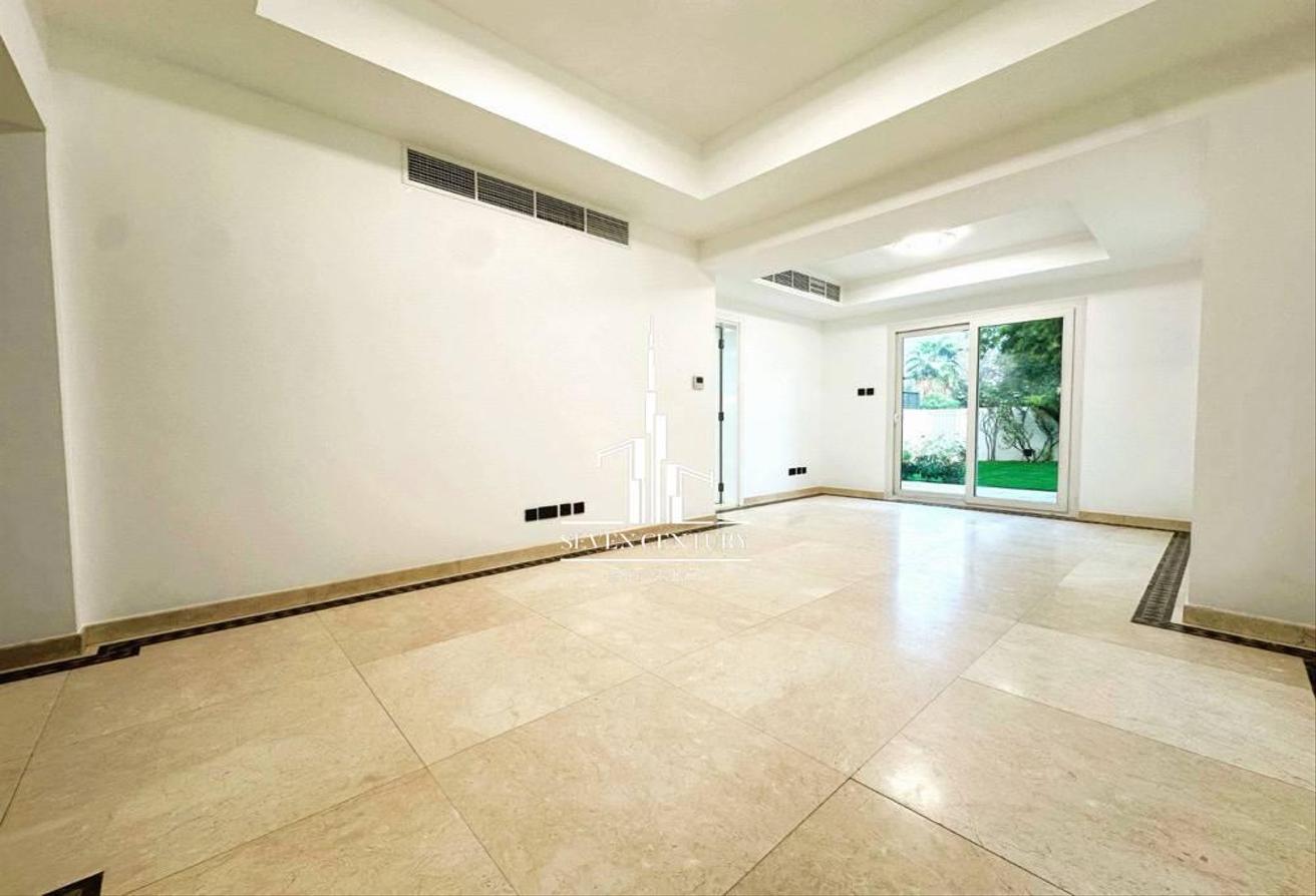 Full park & Pool View | Fully upgraded | Renovated photo 4