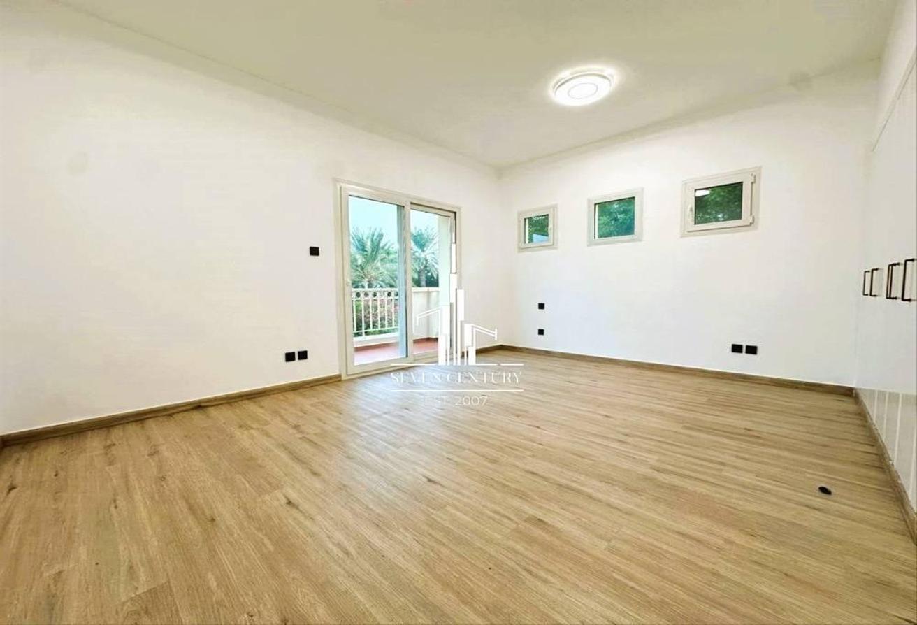 Full park & Pool View | Fully upgraded | Renovated photo 8