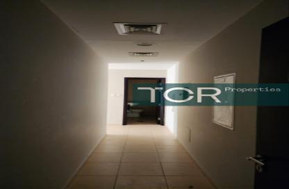 Apartment - 2 - 3 for rent in Mazaya 11 - Queue Point - Liwan - Dubai