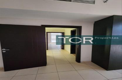 Apartment - 2 - 3 for rent in Mazaya 11 - Queue Point - Liwan - Dubai