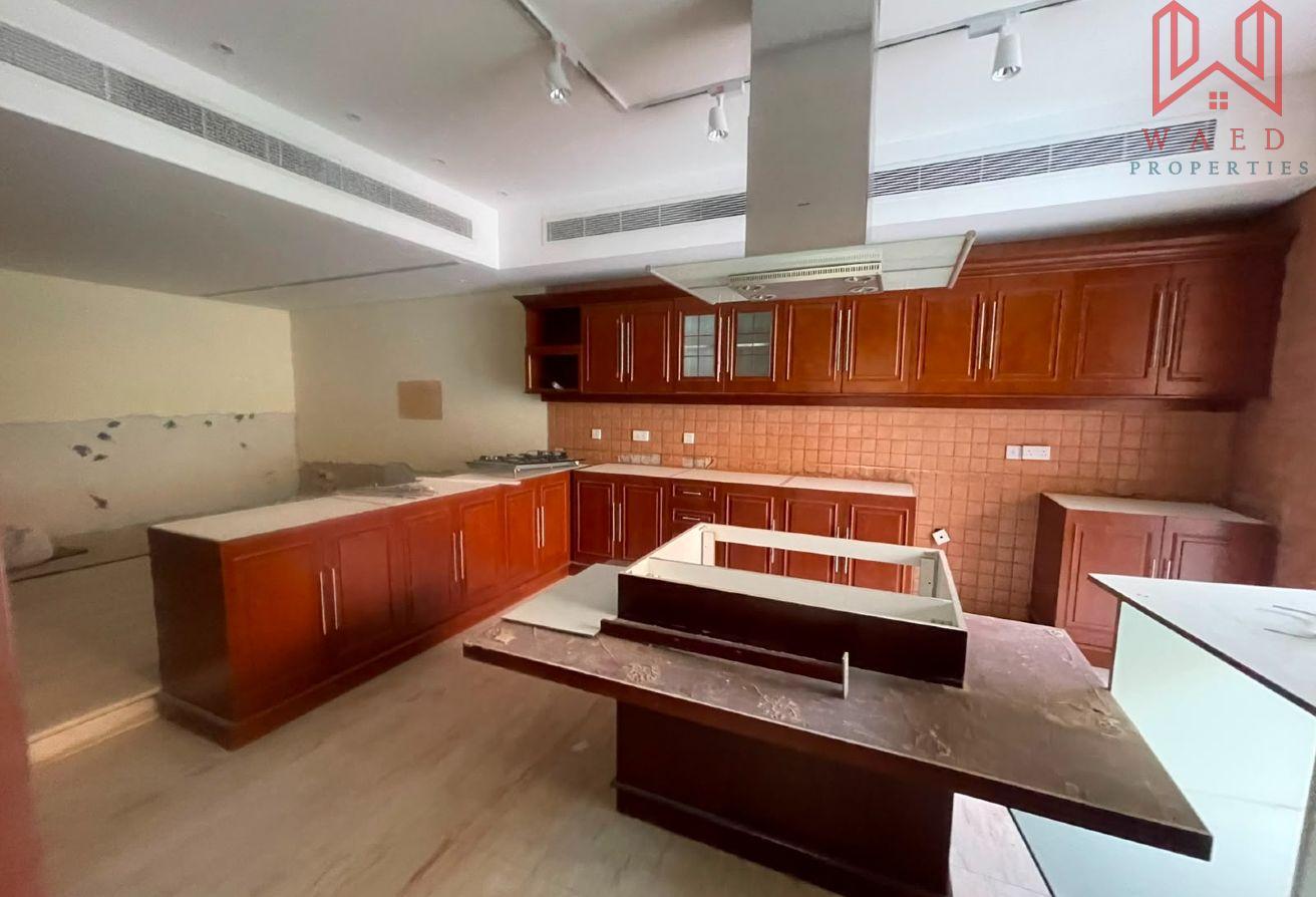 Prestigious 4BR Villa|Private Garden|Ready to Move photo 15