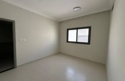 شقة - غرفة نوم - 2 حمامات للايجار في الفلاح - تجارية مويلح - الشارقة