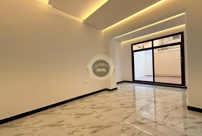 121551305 - Property Image 3