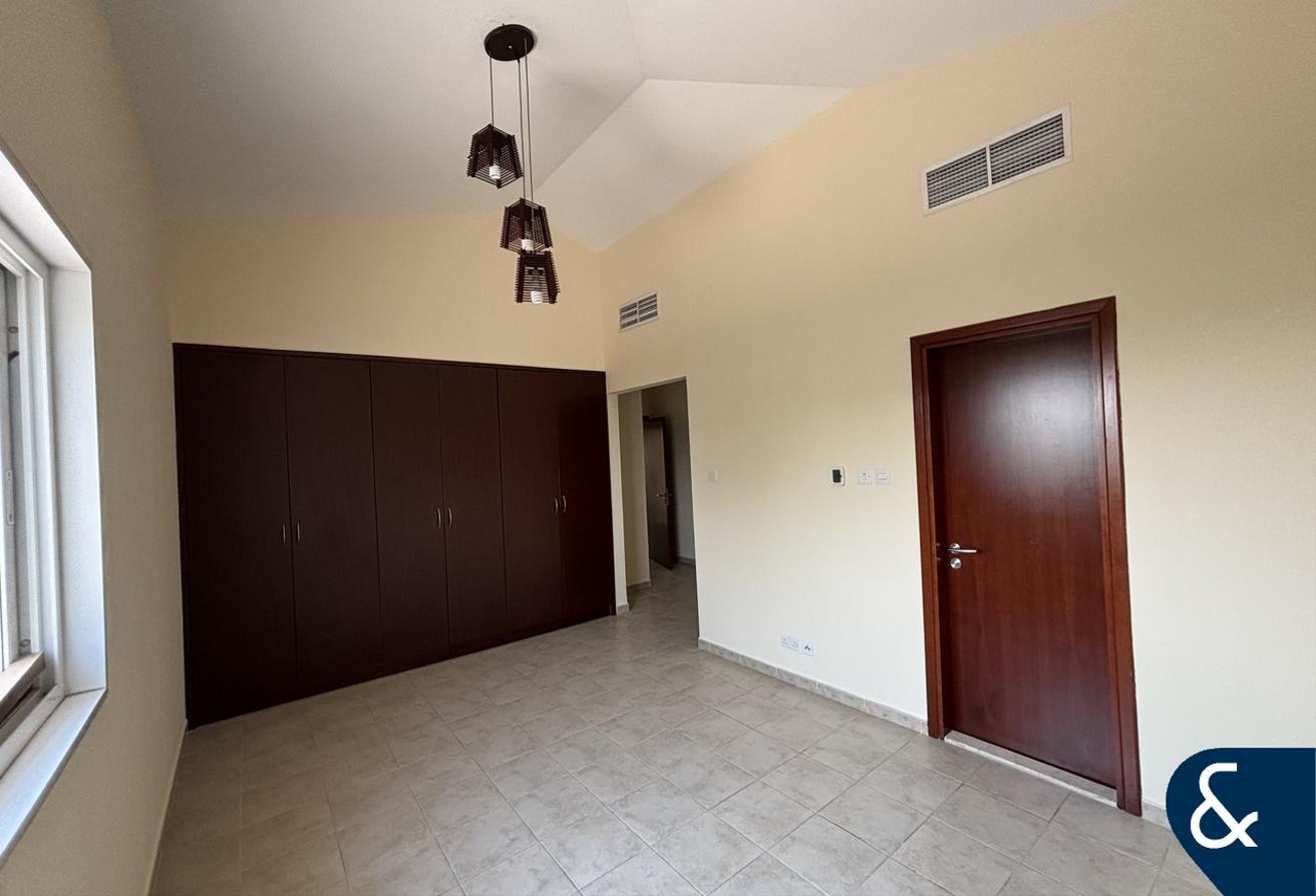 Exclusive | Vacant | Immaculate | 5 Bedrooms photo 20