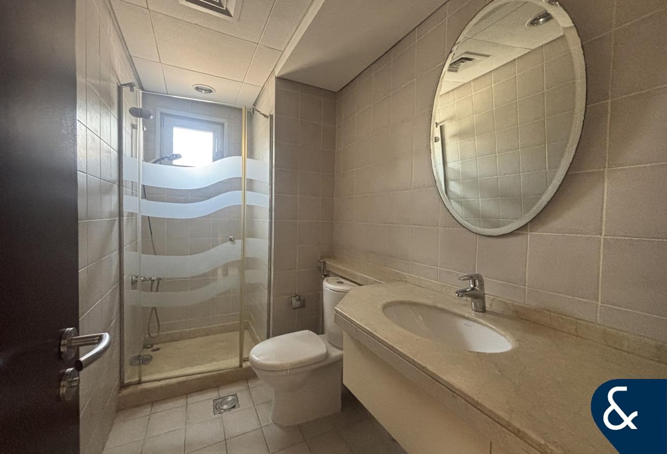 Exclusive | Vacant | Immaculate | 5 Bedrooms photo 23