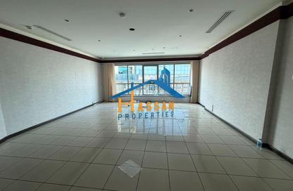 Office Space - Studio - 1 Bathroom for rent in Crystal Plaza - Al Majaz 1 - Al Majaz - Sharjah