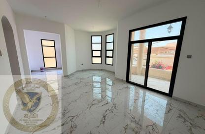 Apartment - 4 Bedrooms - 6 Bathrooms for rent in Al Falaj - Al Riqqa - Sharjah