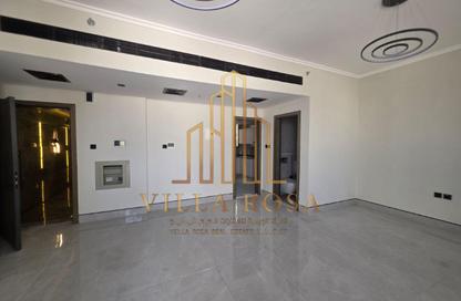 Whole Building - 7+ Bedrooms - 7+ Bathrooms for sale in AlFalah - Muwaileh Commercial - Sharjah