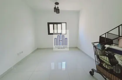 شقة - غرفة نوم - 1 حمام للايجار في بناية مويليح 29 - مويلح - الشارقة