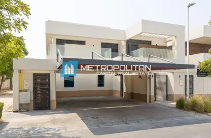 Villa - 5 Bedrooms - 6 Bathrooms for sale in West Yas - Yas Island - Abu Dhabi