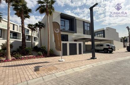 Villa - 4 - 6 for sale in Danah Bay - Al Marjan Island - Ras Al Khaimah