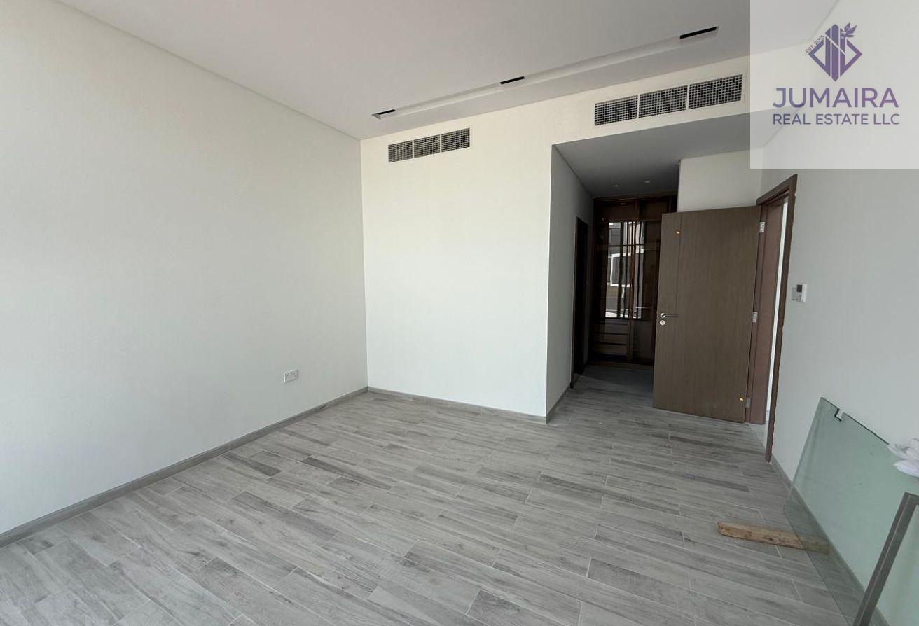 Beachside I Luxury 4BR Villa | Massive Garden .