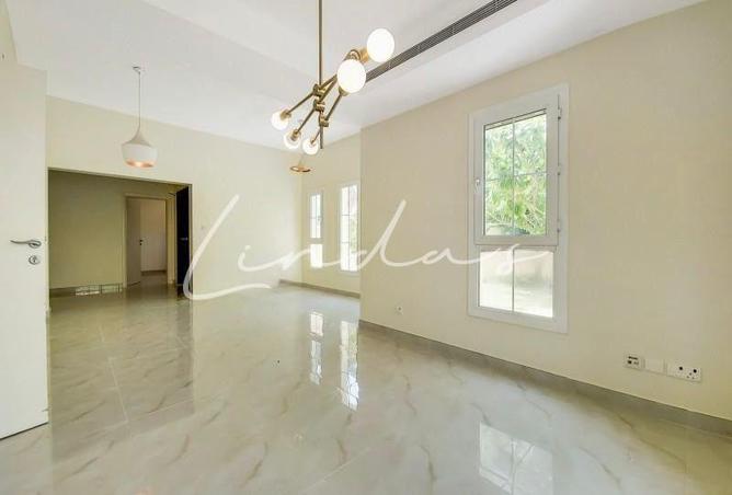 73857073 - Property Main Image