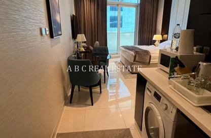 Apartment - Studio - 1 for rent in Upper Crest - Downtown Dubai - Dubai