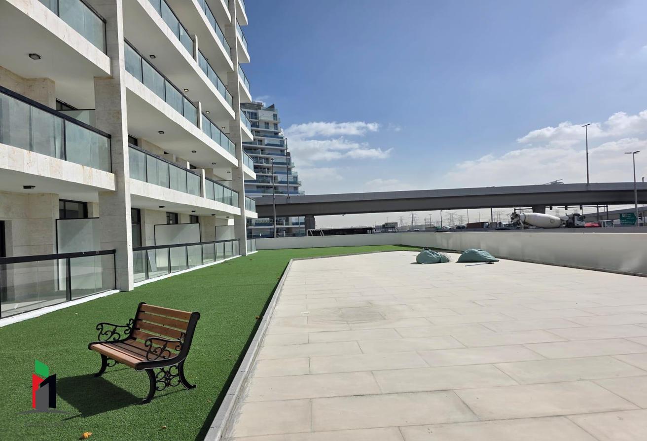 Panoramic Lake View| Brand New | High Floor photo 2