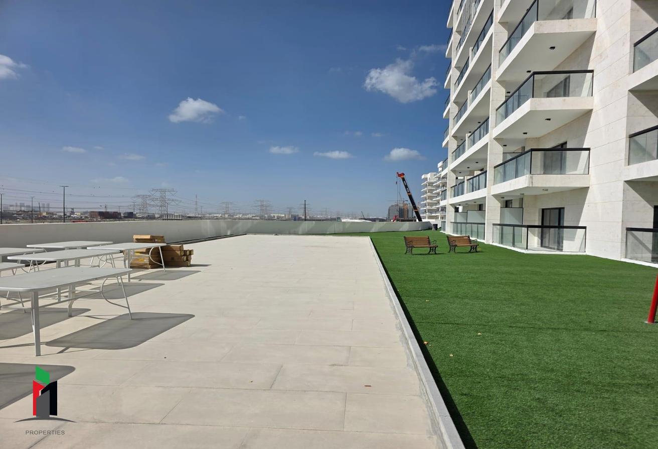 Panoramic Lake View| Brand New | High Floor photo 3