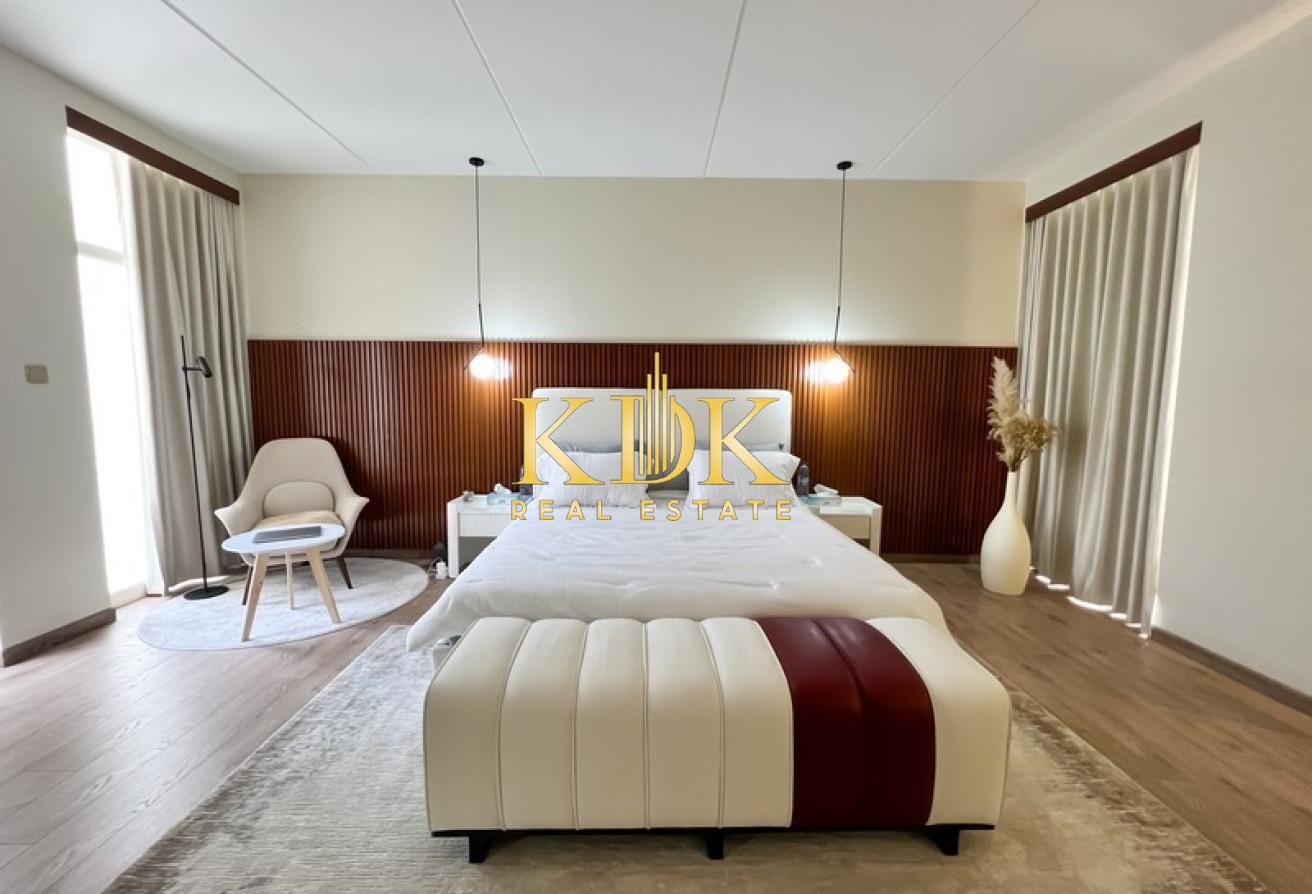 Fully Furnished | Upgraded Villa | Park View photo 6