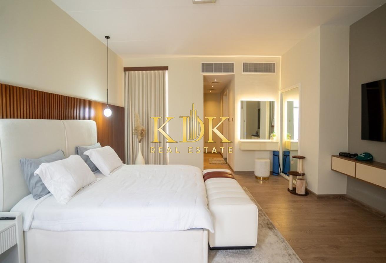 Fully Furnished | Upgraded Villa | Park View photo 8