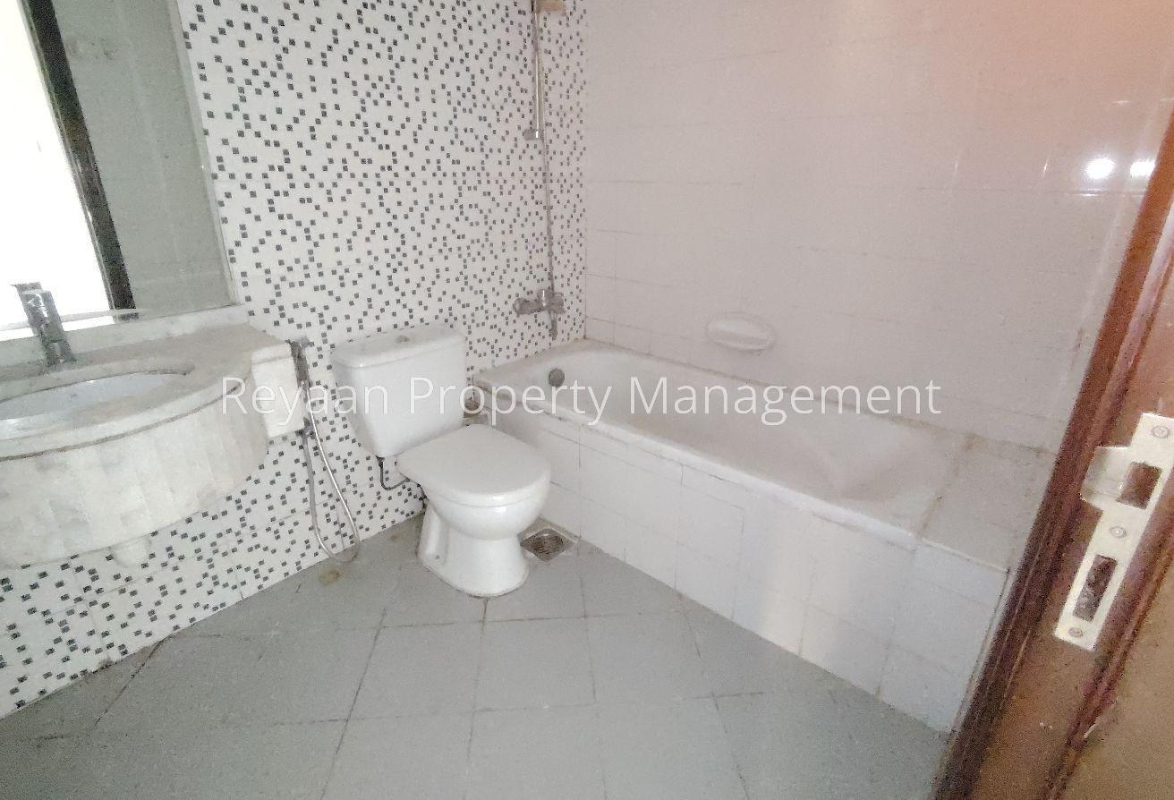Lavish 2BHK Apartment with All Facilities photo 8