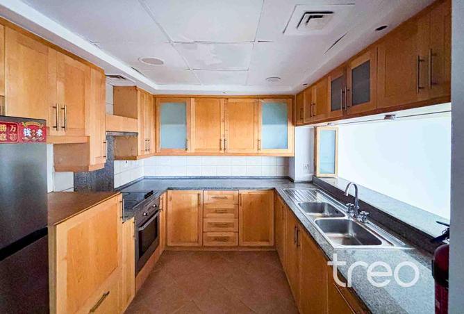 Stunning Lake View | Vacant | High Floor photo 3