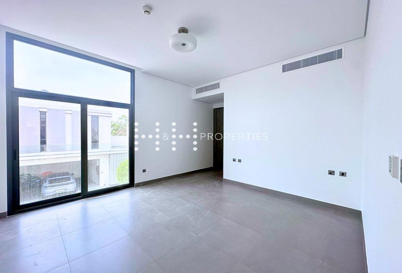 4BR Contemporary Villa with Private Pool photo 10