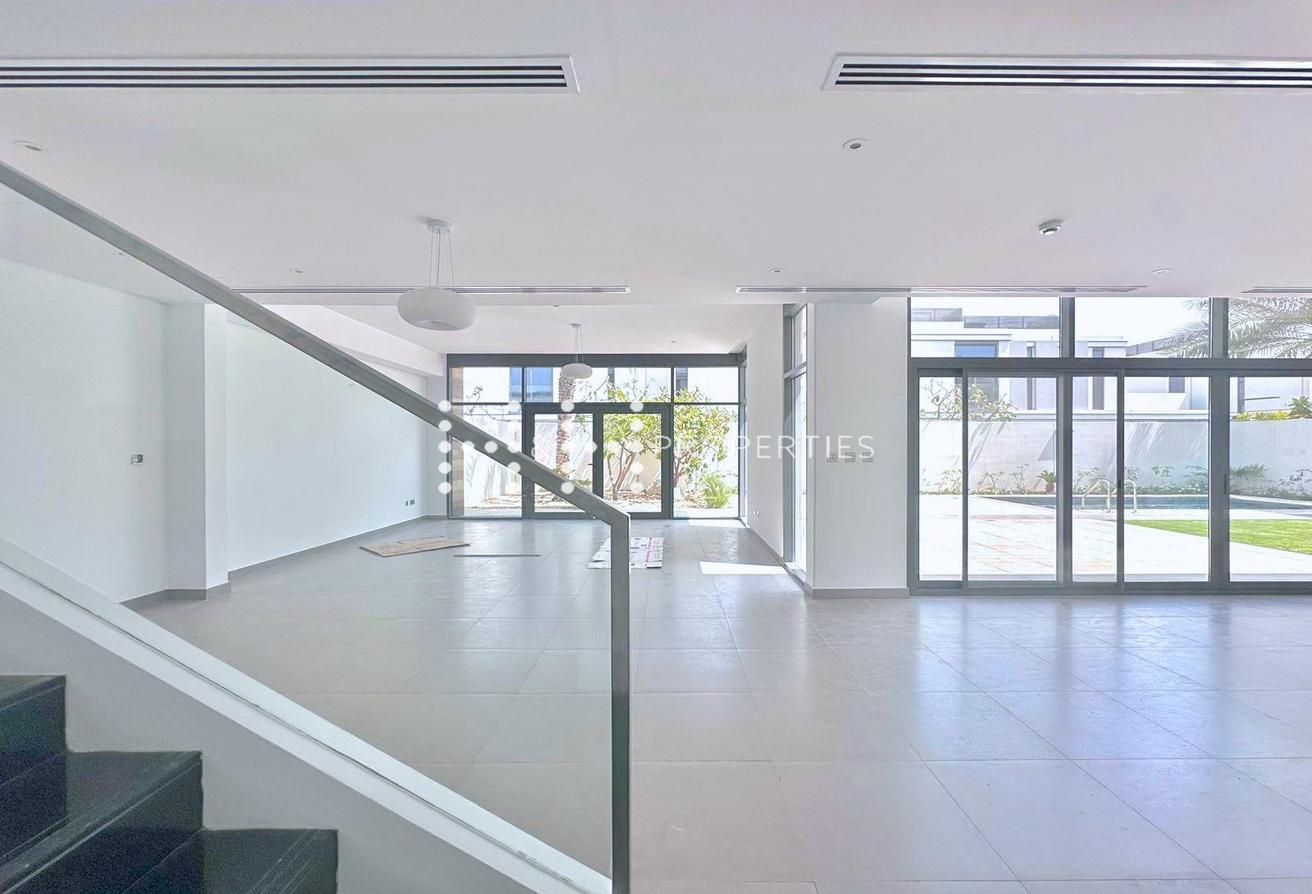 4BR Contemporary Villa with Private Pool photo 7