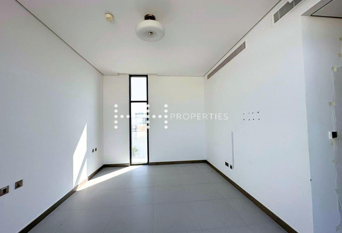 4BR Contemporary Villa with Private Pool photo 3
