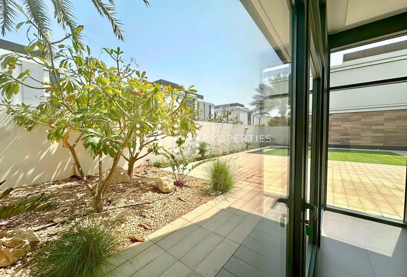 4BR Contemporary Villa with Private Pool photo 17