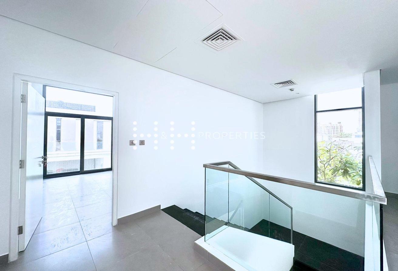 4BR Contemporary Villa with Private Pool photo 13