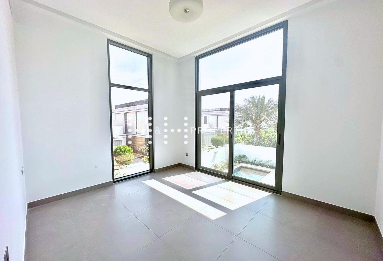 4BR Contemporary Villa with Private Pool photo 12