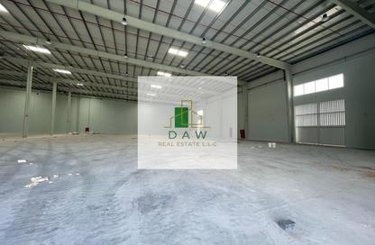 Warehouse - Studio - 2 Bathrooms for rent in Umm Al Thuoob - Umm Al Quwain