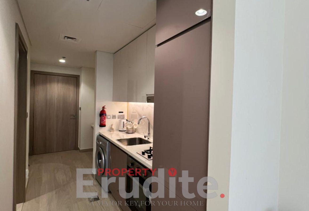 Furnished - Spacious - Vacant photo 2