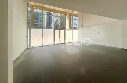 محل - استوديو للايجار في كابيتال جولدن تاور - الخليج التجاري - دبي