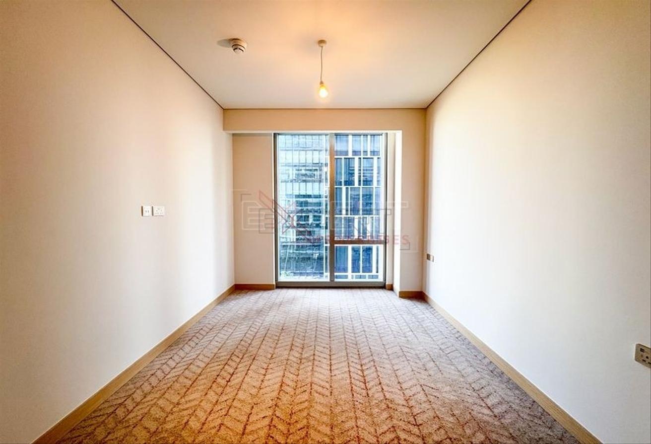 Well Maintained Unit | Balcony with City View photo 7