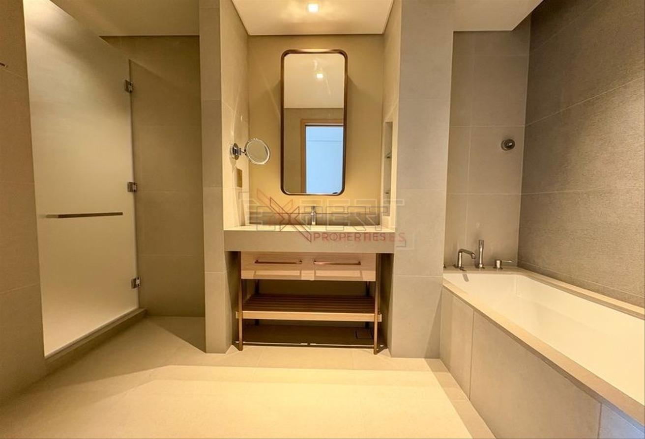 Well Maintained Unit | Balcony with City View photo 13