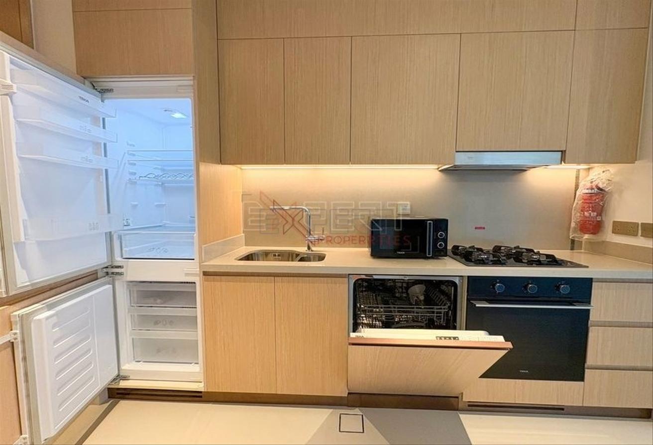 Well Maintained Unit | Balcony with City View photo 12