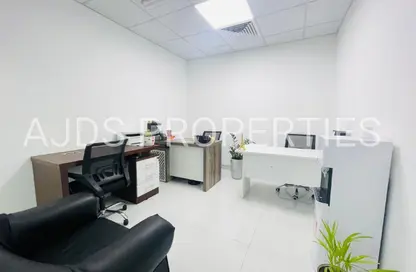 مكتب - غرفة نوم - 1 حمام للايجار في أسبن - شارع الشيخ زايد - دبي