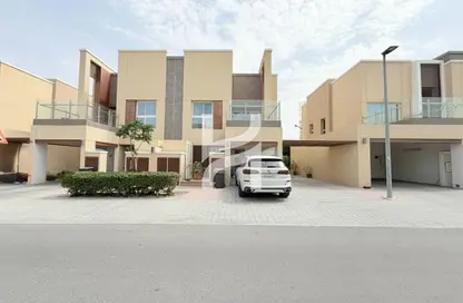 Villa - 4 Bedrooms - 5 Bathrooms for rent in Villa Lantana 2 - Villa Lantana - Dubai Science Park - Dubai
